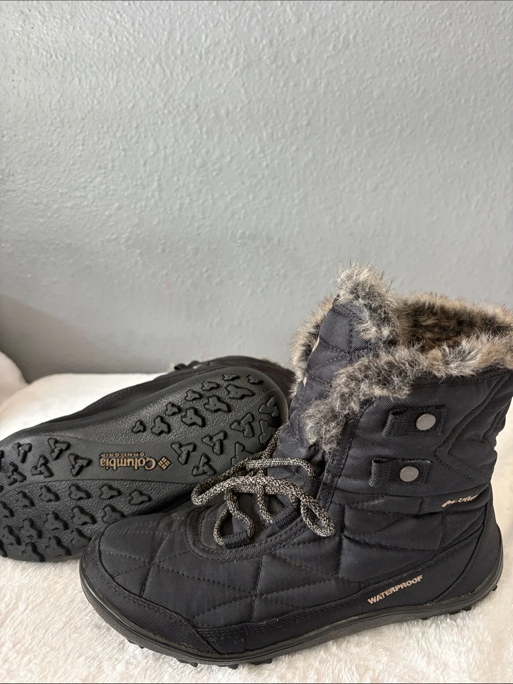 Columbia Black Quilted Faux Fur-Trim Winter Boots
